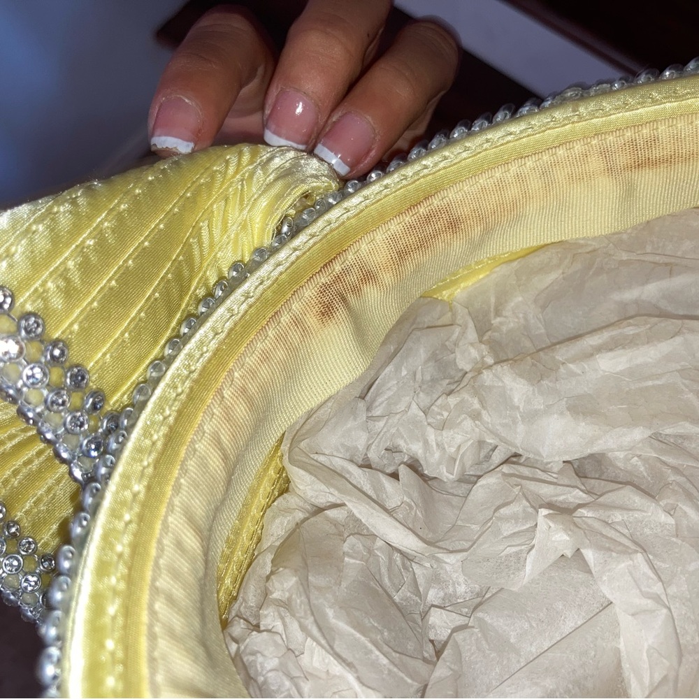 Dorinda Clark Cole women’s Yellow Rhinestone Embellished Satin Pillbox Hat - Picture 5 of 5